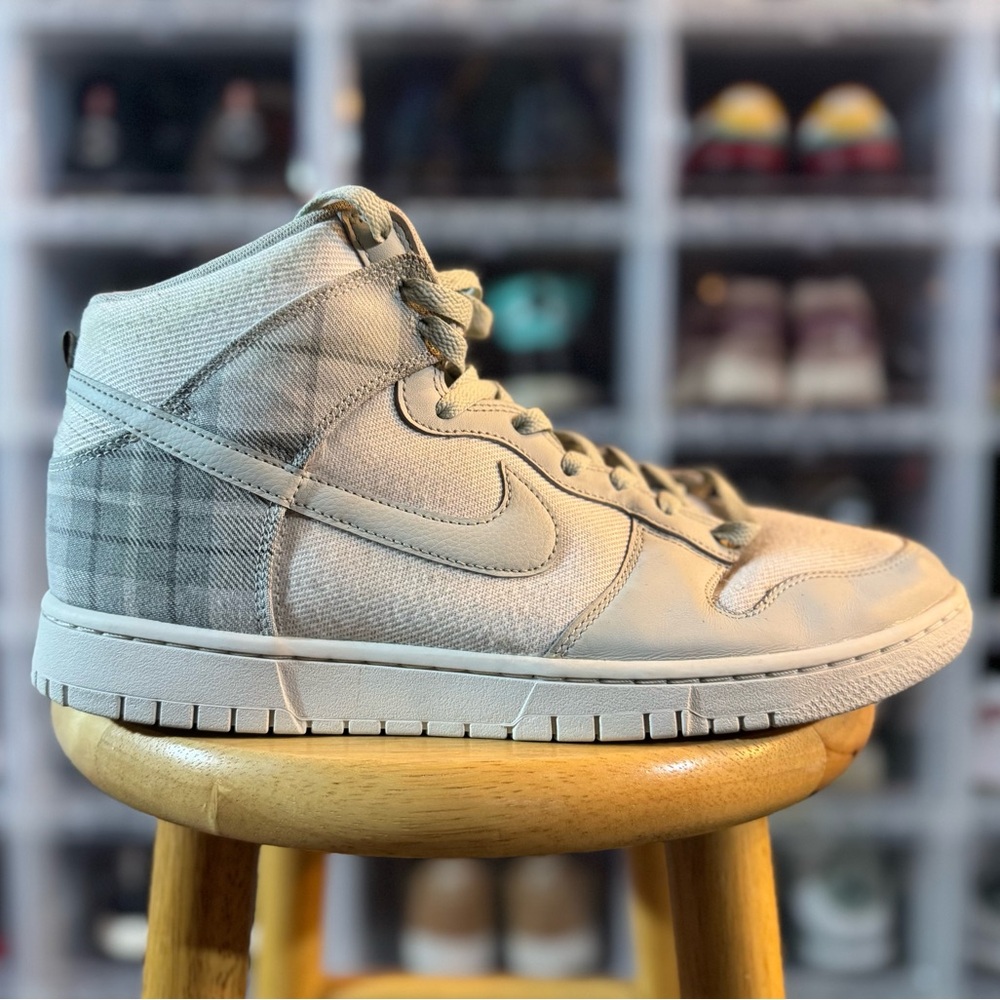 Nike High-Top Athletic Shoes - Gray